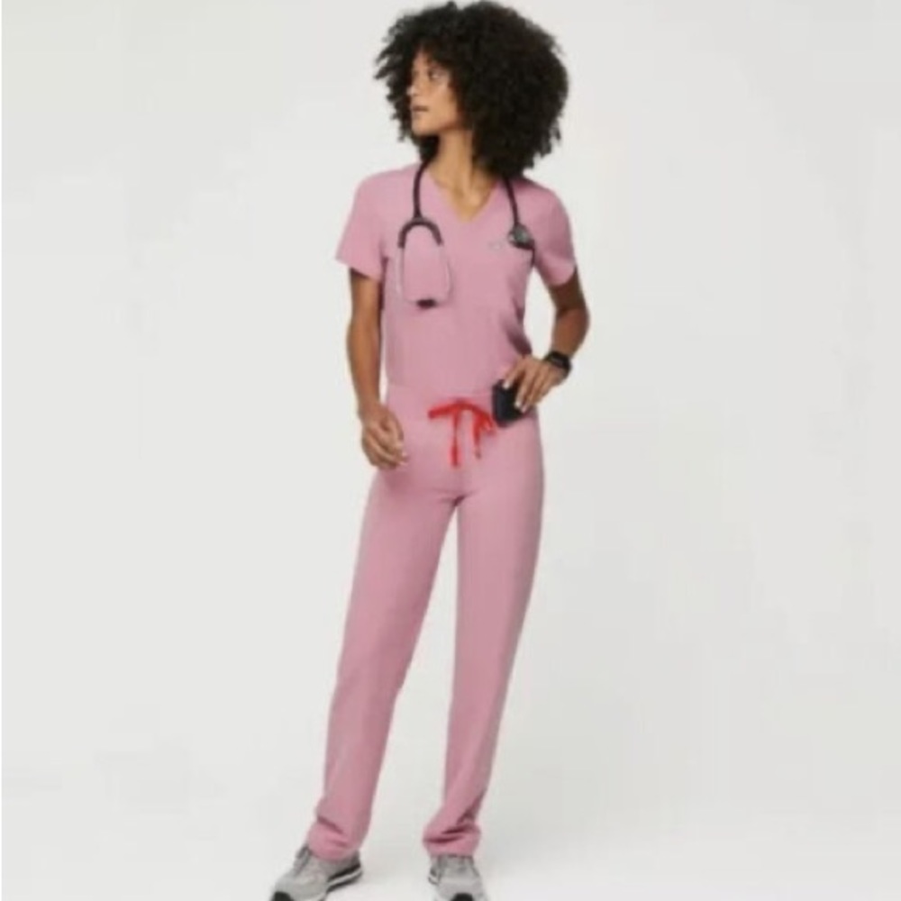 Figs Top and Bottom XS pink chalk Offers welcomed extra small